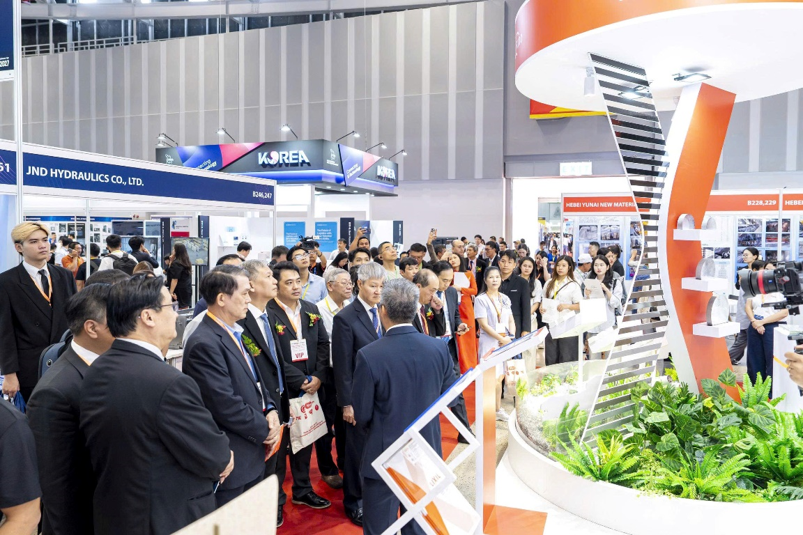 Khai mạc chuỗi triển lãm quốc tế về máy móc, thiết bị, công nghệ tại TP Hồ Chí Minh