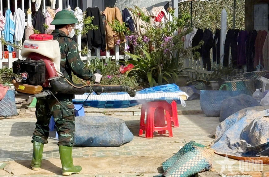 Quân đội sẵn sàng ứng phó bão số 15, tiếp tục khắc phục hậu quả mưa lũ tại Trung Bộ