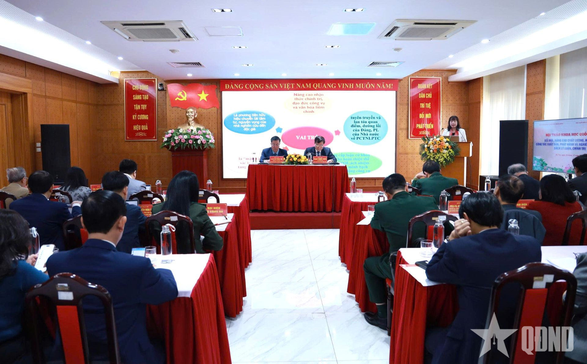 Nâng cao chất lượng công tác xuất bản, phát hành, nghiên cứu sách lý luận, chính trị