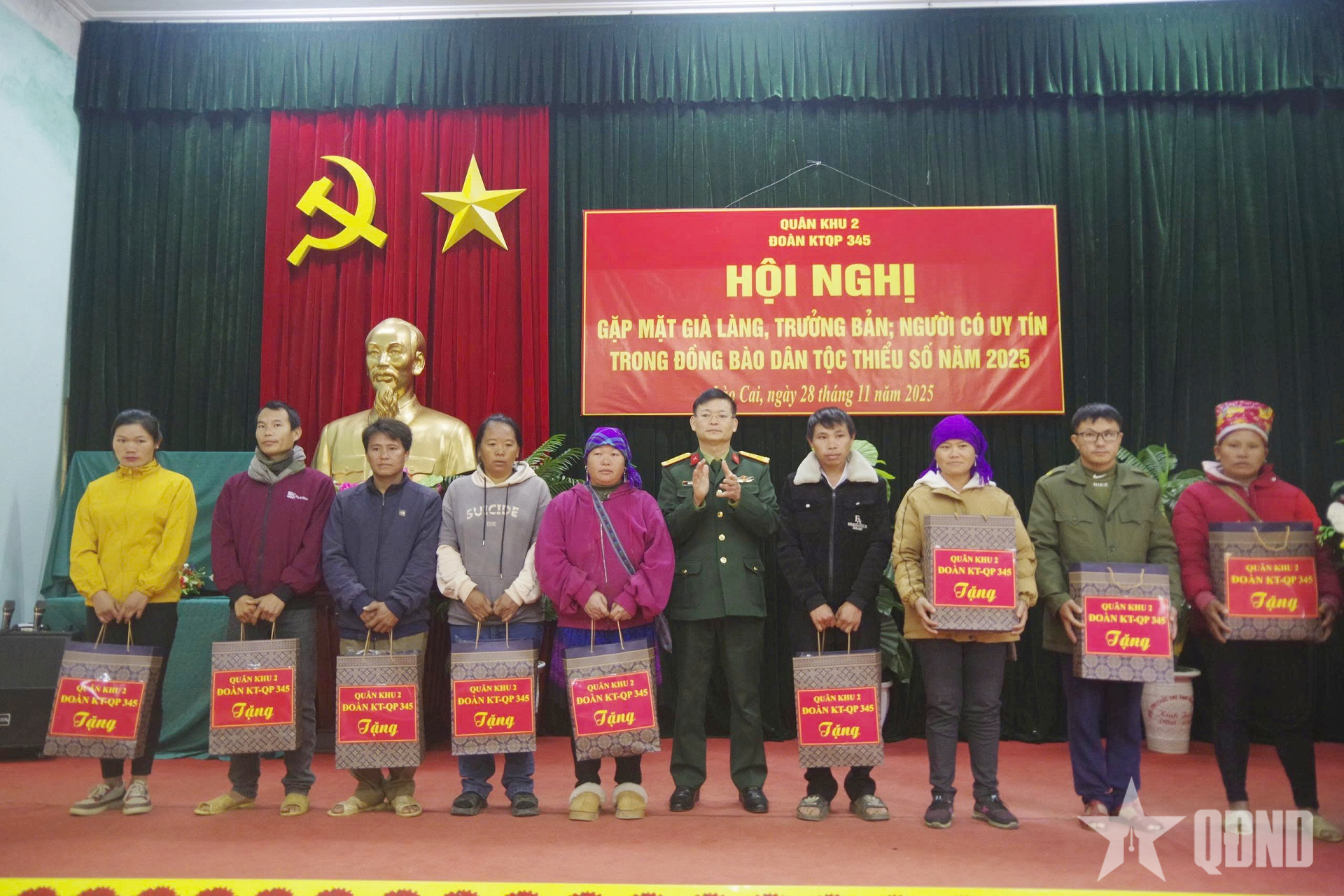 Đoàn Kinh tế - Quốc phòng 345 (Quân khu 2) tôn vinh người có uy tín vùng đồng bào dân tộc thiểu số