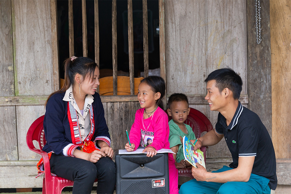 Giảm gánh nặng cho phụ nữ trong việc sinh và chăm sóc con