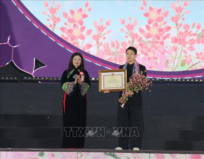 Khai mạc lễ hội hoa Tam giác mạch và vinh danh các danh hiệu du lịch tỉnh Tuyên Quang