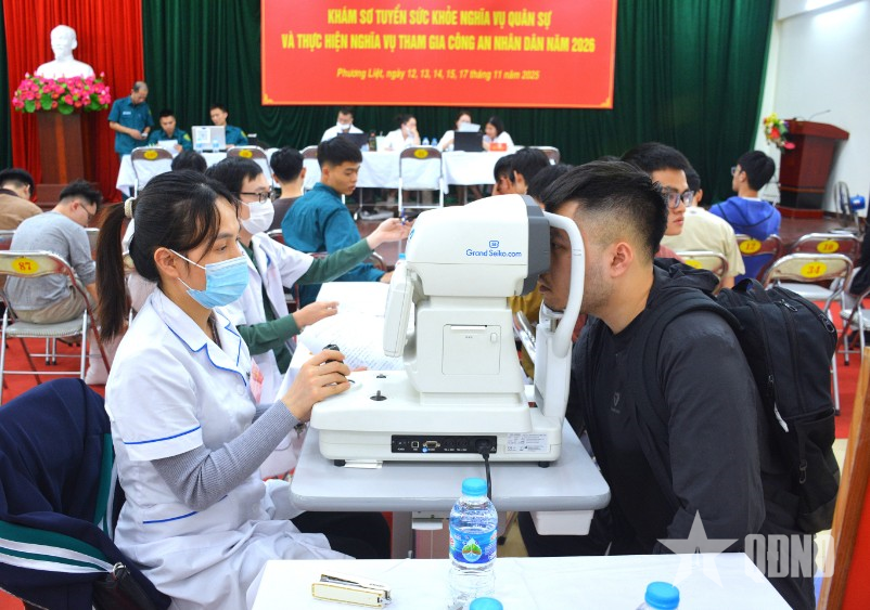 Khỏe để tòng quân