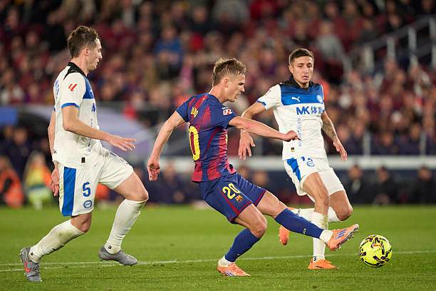 Tin thể thao (30-11): Thắng Alaves, Barcelona vươn lên dẫn đầu La Liga

