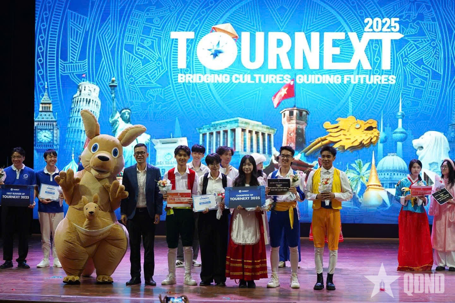 TOURNEXT 2025: Nơi sinh viên ngành hướng dẫn viên quốc tế tỏa sáng và kết nối văn hóa