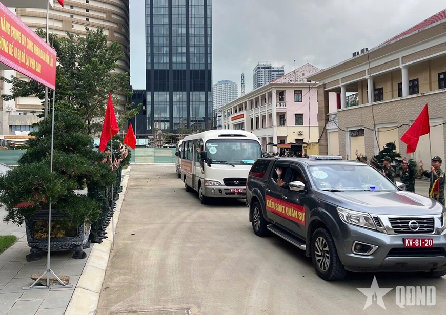 Bộ CHQS TP Đà Nẵng: Gần 100 cán bộ, chiến sĩ ra quân xây dựng, sửa chữa nhà cửa cho nhân dân vùng lũ