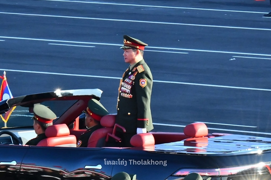 Khoảnh khắc ấn tượng tại Lễ kỷ niệm, diễu binh, diễu hành chào mừng 50 năm Quốc khánh Lào