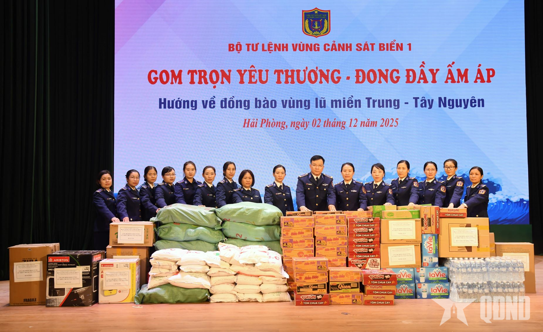 Bộ tư lệnh Vùng Cảnh sát biển 1 chung tay hỗ trợ đồng bào tỉnh Đắk Lắk bị thiệt hại do mưa lũ