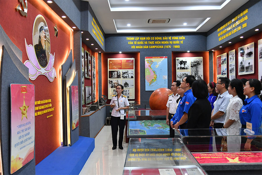 Lữ đoàn 171 (Vùng 2 Hải quân): Tăng cường tình đoàn kết quân dân