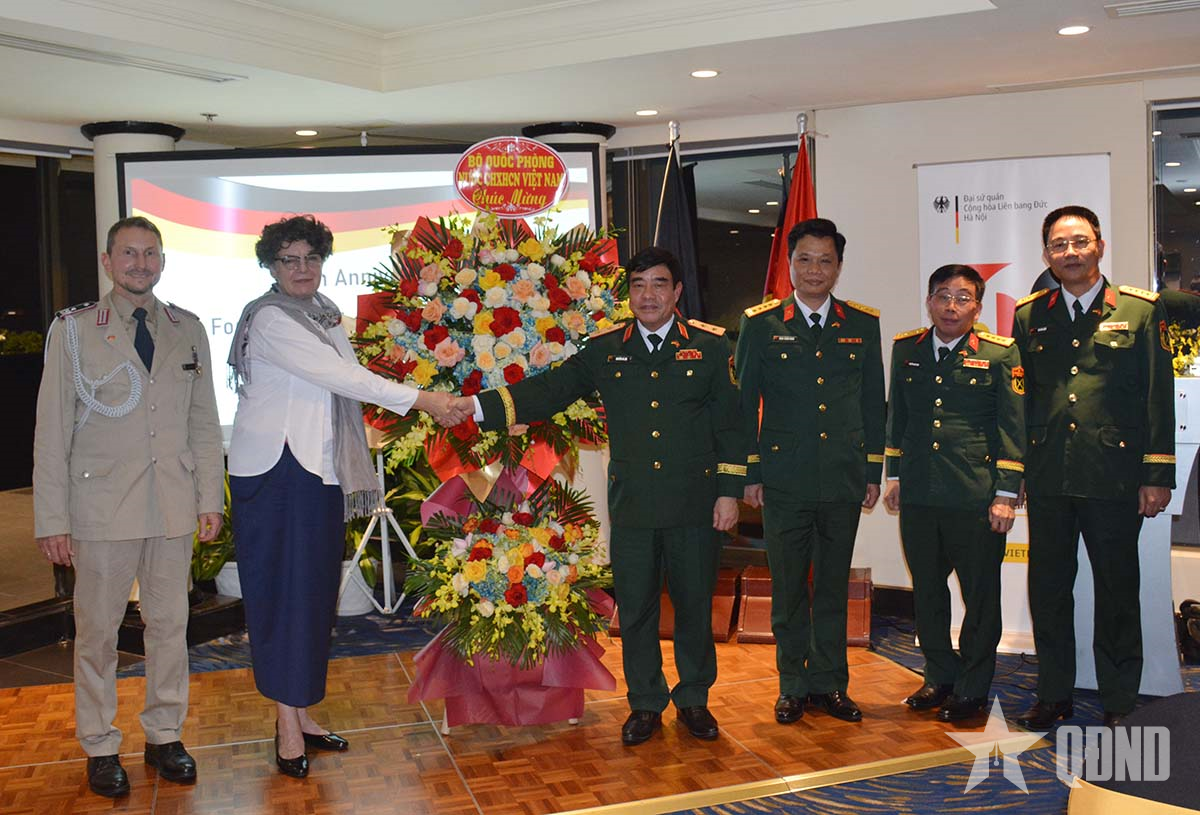 Trung tướng Nguyễn Bá Lực dự chiêu đãi kỷ niệm 70 năm Ngày thành lập Quân đội Đức