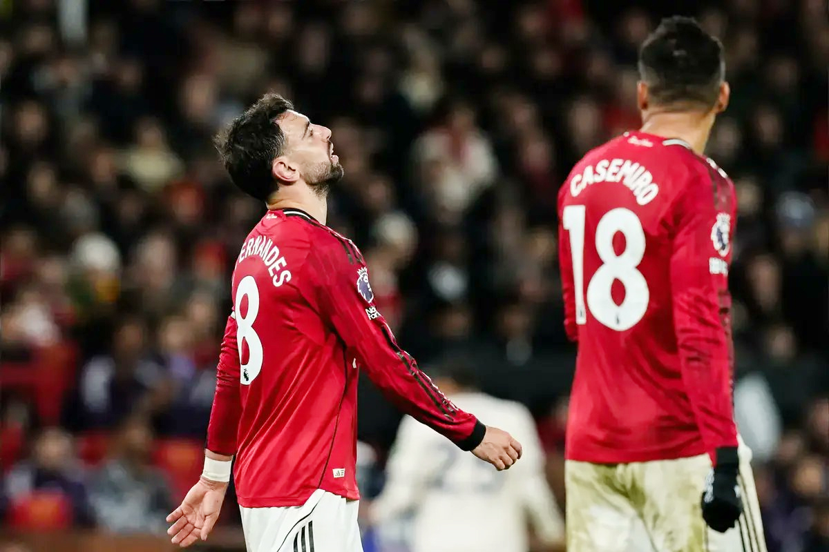 Tin thể thao (5-12): MU đánh rơi chiến thắng, Xuân Son tỏa sáng rực rỡ

