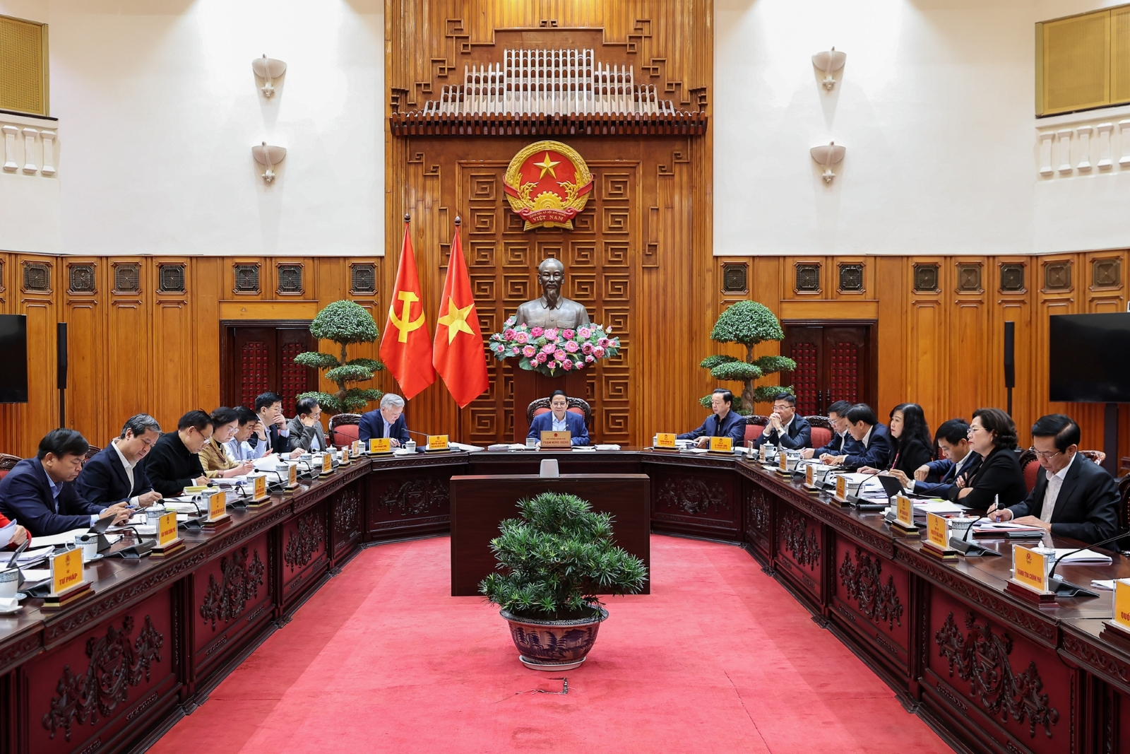 Thủ tướng Phạm Minh Chính: Thí điểm xây dựng các khu thương mại tự do và phát triển Trung tâm lọc hóa dầu và năng lượng quốc gia