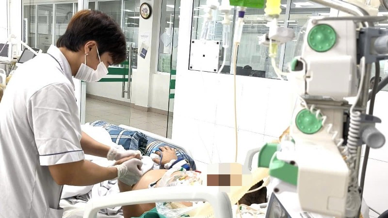 Cứu sống bệnh nhân nguy kịch do nấm Aspergillus tấn công phổi sau cúm A