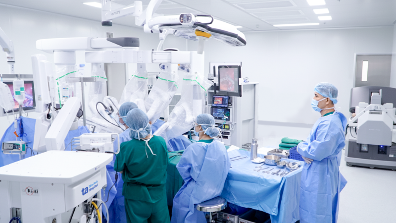 Phẫu thuật thành công gần 200 ca ung thư nhờ robot Da Vinci Xi