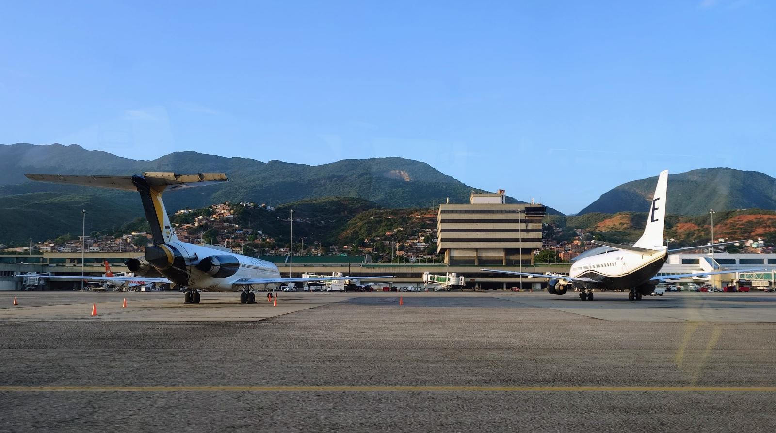 Hãng hàng không hàng đầu Mỹ Latin tạm ngừng các chuyến bay tới Venezuela