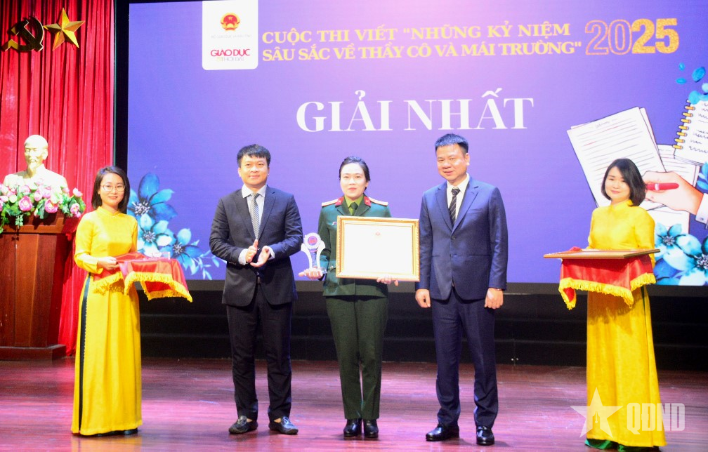 Trao giải Cuộc thi “Những kỷ niệm sâu sắc về thầy cô và mái trường” năm 2025