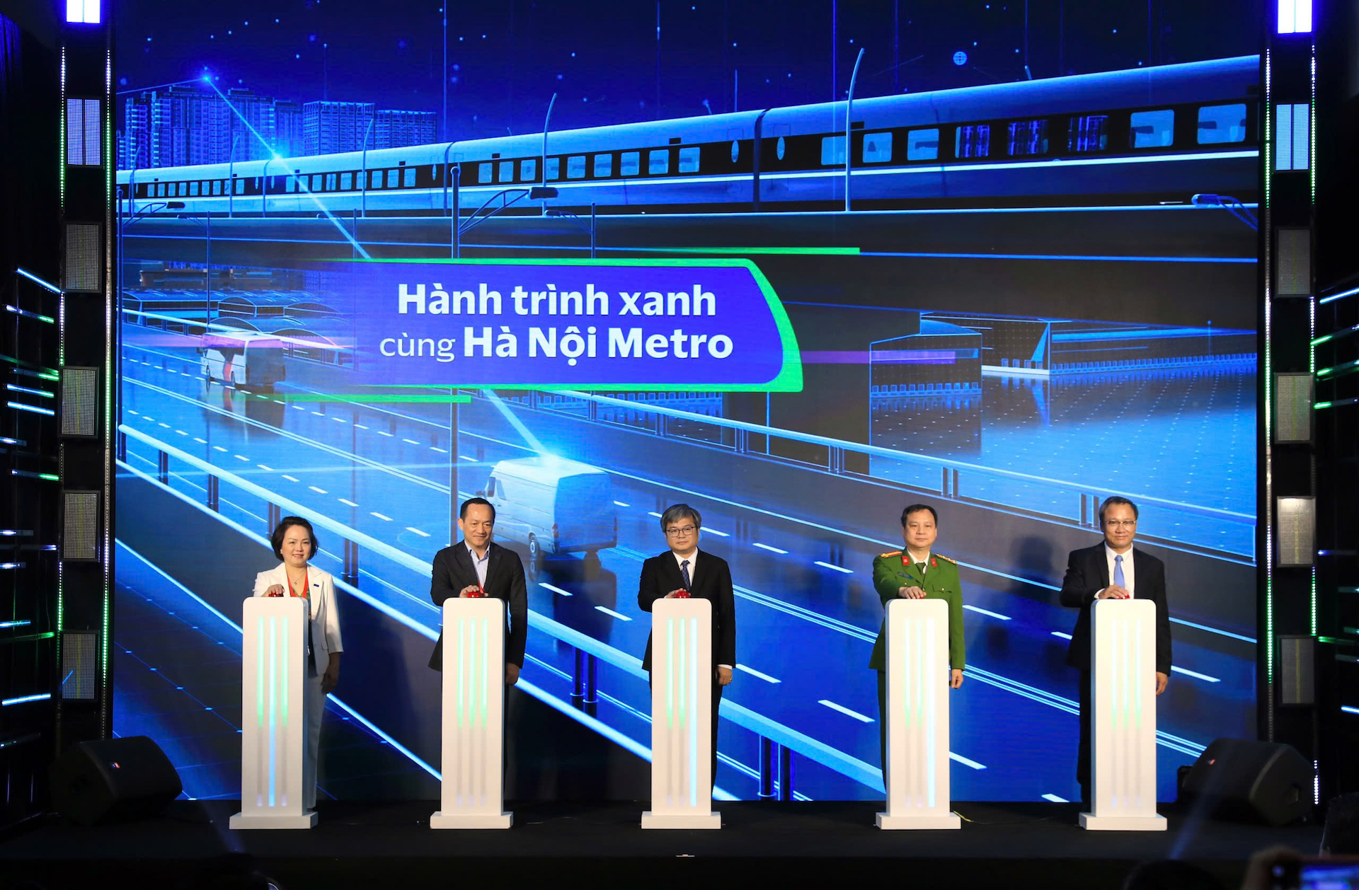 Triển khai hệ thống soát vé hiện đại, không dùng tiền mặt trên tuyến đường sắt đô thị Cát Linh - Hà Đông