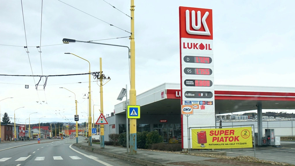 Mỹ đình chỉ một phần lệnh trừng phạt đối với tập đoàn năng lượng Nga