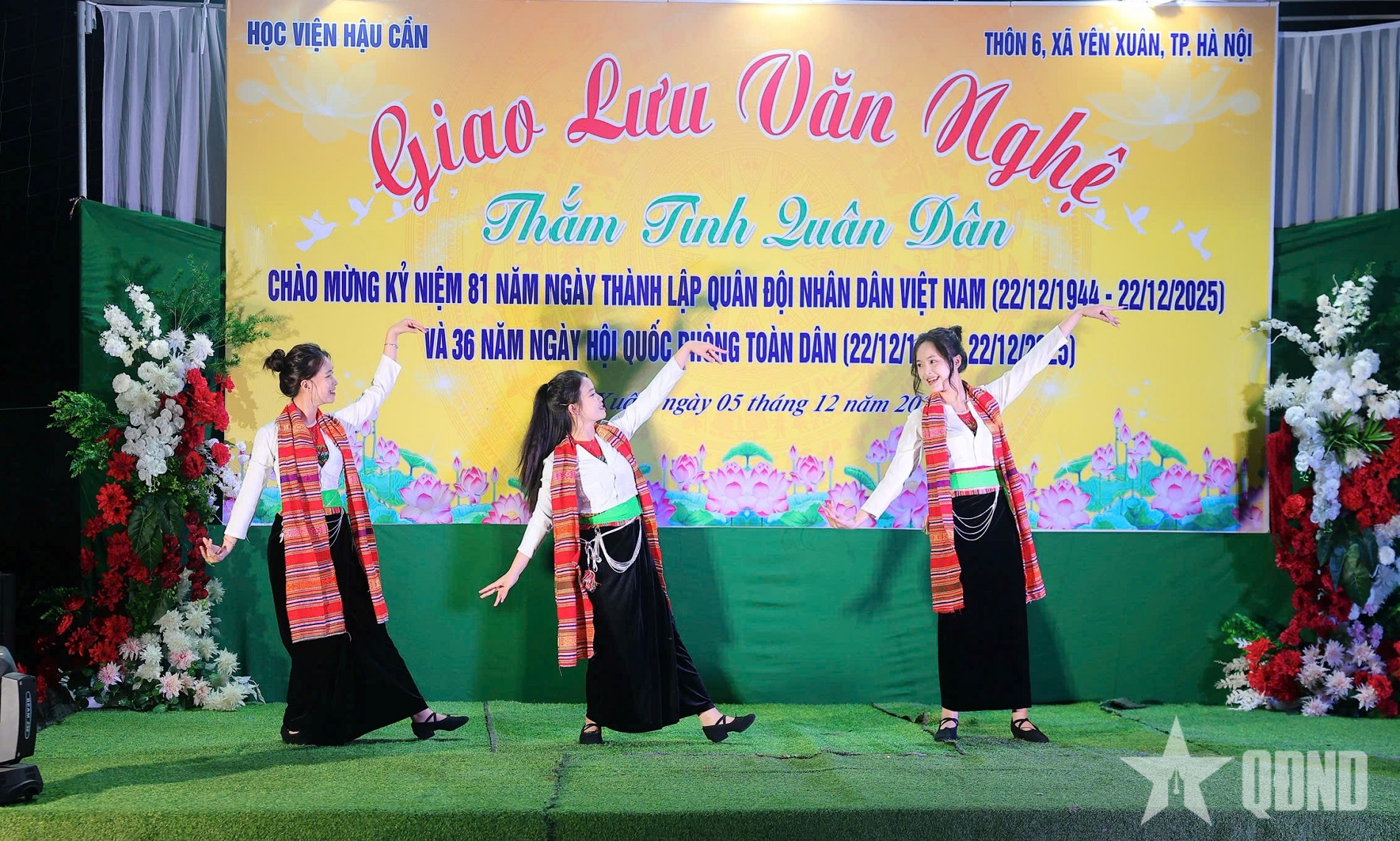 Học viện Hậu cần giao lưu văn nghệ 