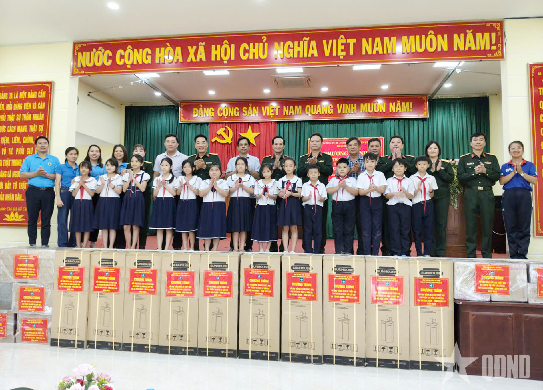 Tổng công ty 28 trao hỗ trợ khắc phục hậu quả thiên tai tại xã Hòa Xuân, Đắk Lắk