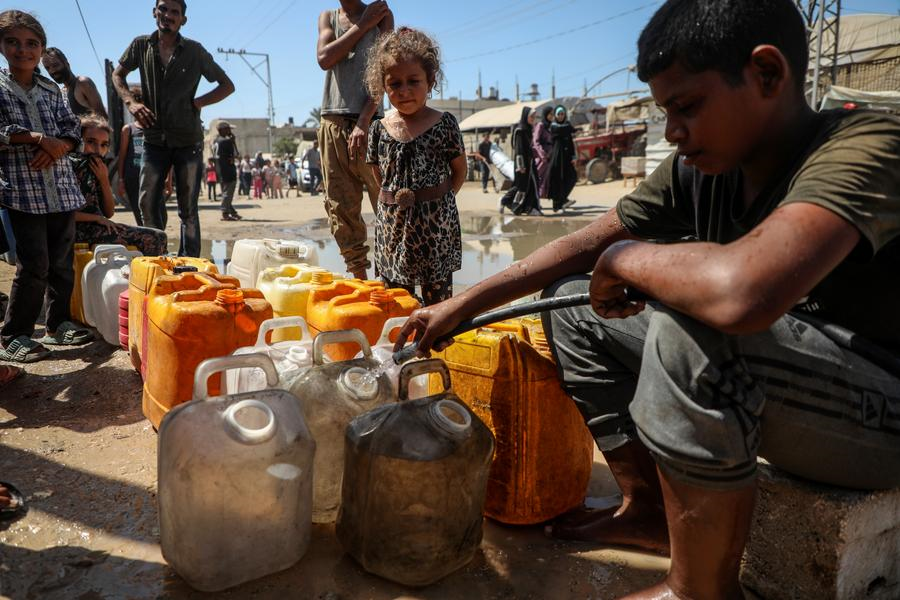 Những trụ cột gia đình bất đắc dĩ ở dải Gaza