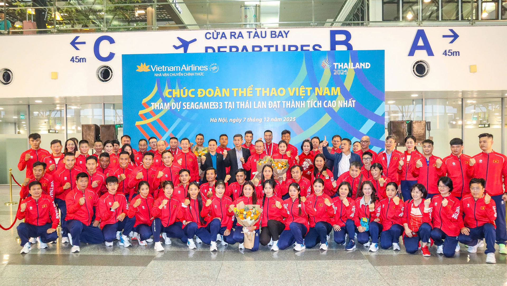 Đoàn thể thao Việt Nam lên đường sang Thái Lan dự SEA Games 33

