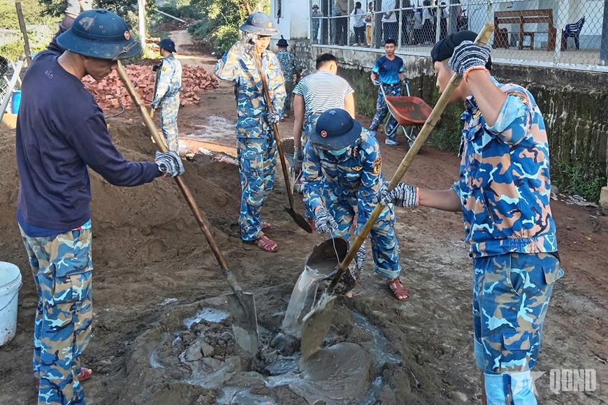 Lữ đoàn 162 (Vùng 4 Hải quân) thần tốc giúp dân an cư lạc nghiệp