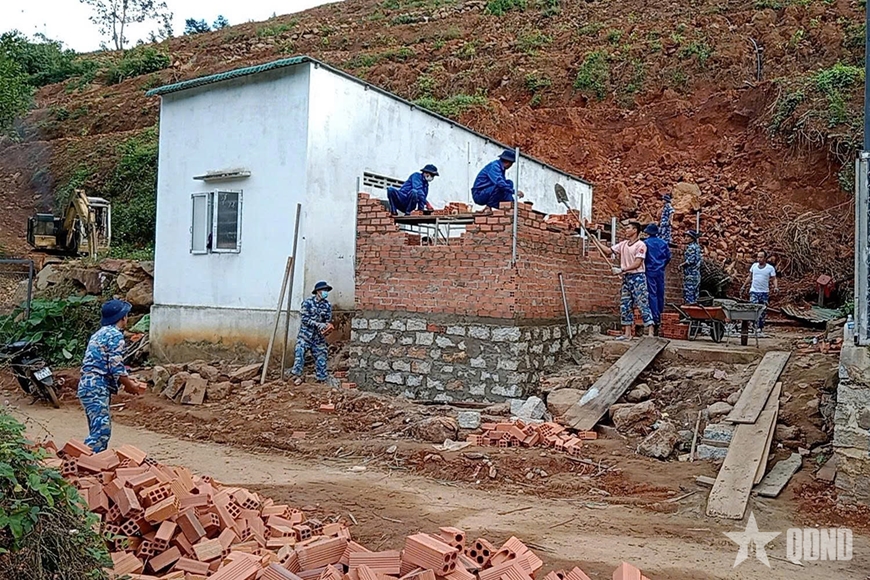 Lữ đoàn 162 (Vùng 4 Hải quân) thần tốc giúp dân an cư lạc nghiệp