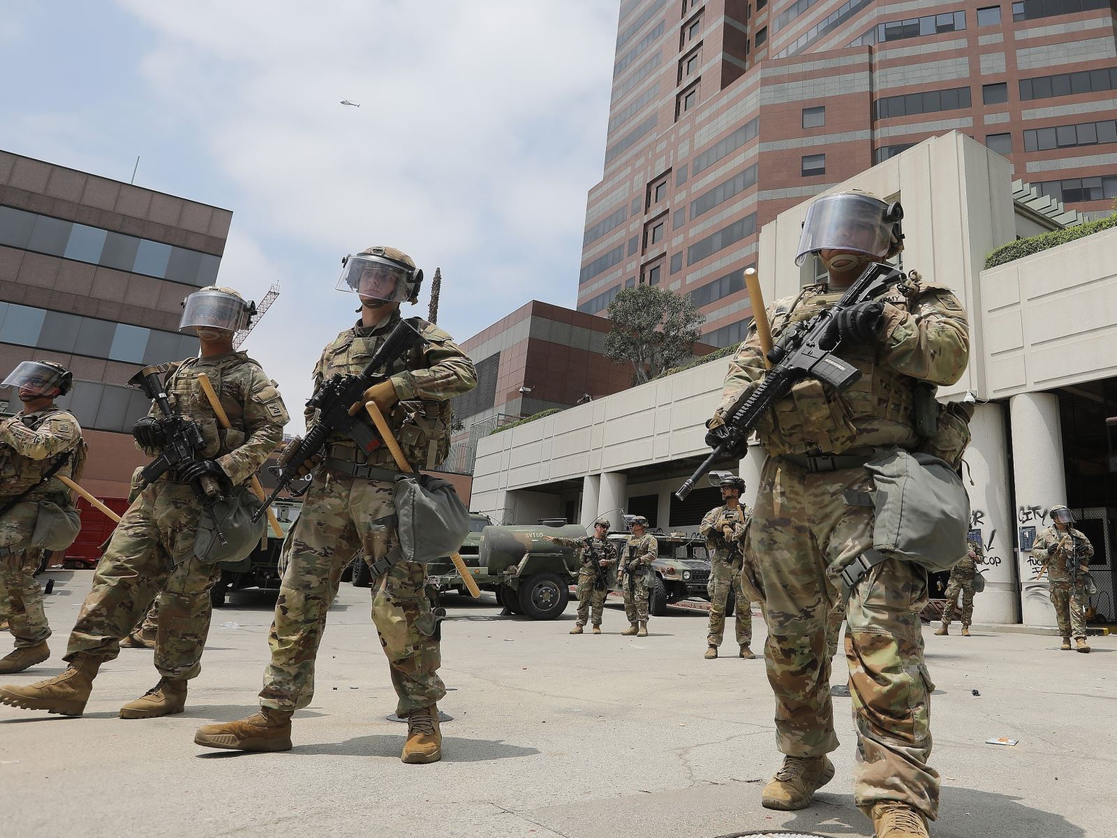 Quốc hội Mỹ công bố dự luật chính sách quốc phòng với mức chi kỷ lục 901 tỷ USD