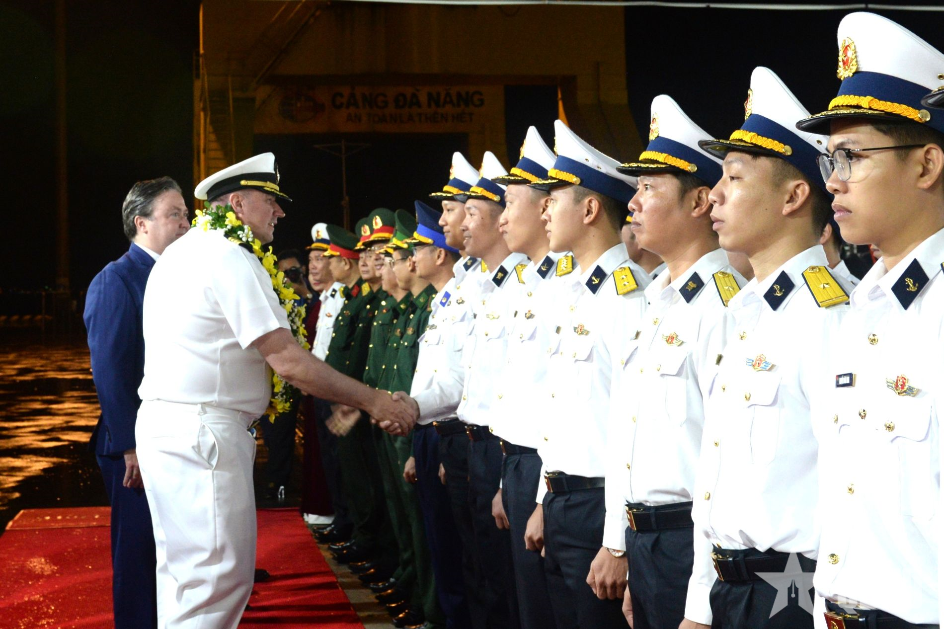 Đoàn tàu Hải quân Hoa Kỳ thăm TP Đà Nẵng