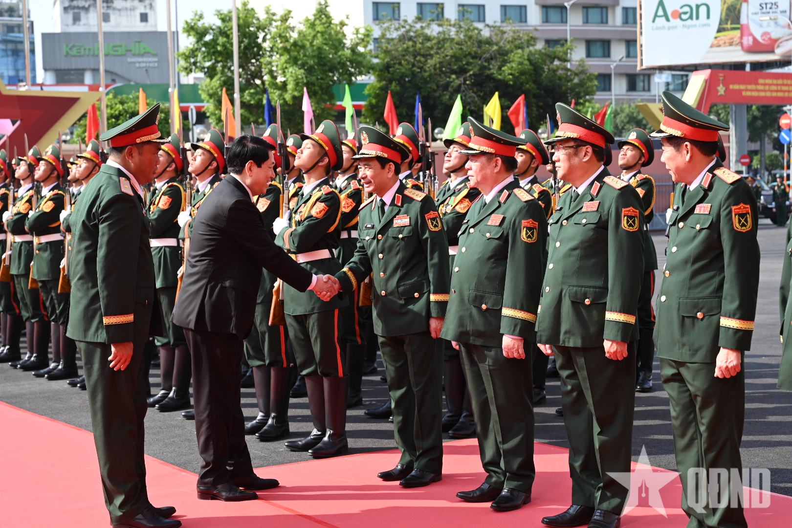 Chủ tịch nước Lương Cường trao danh hiệu Anh hùng Lực lượng vũ trang nhân dân tặng Lực lượng vũ trang Quân khu 7