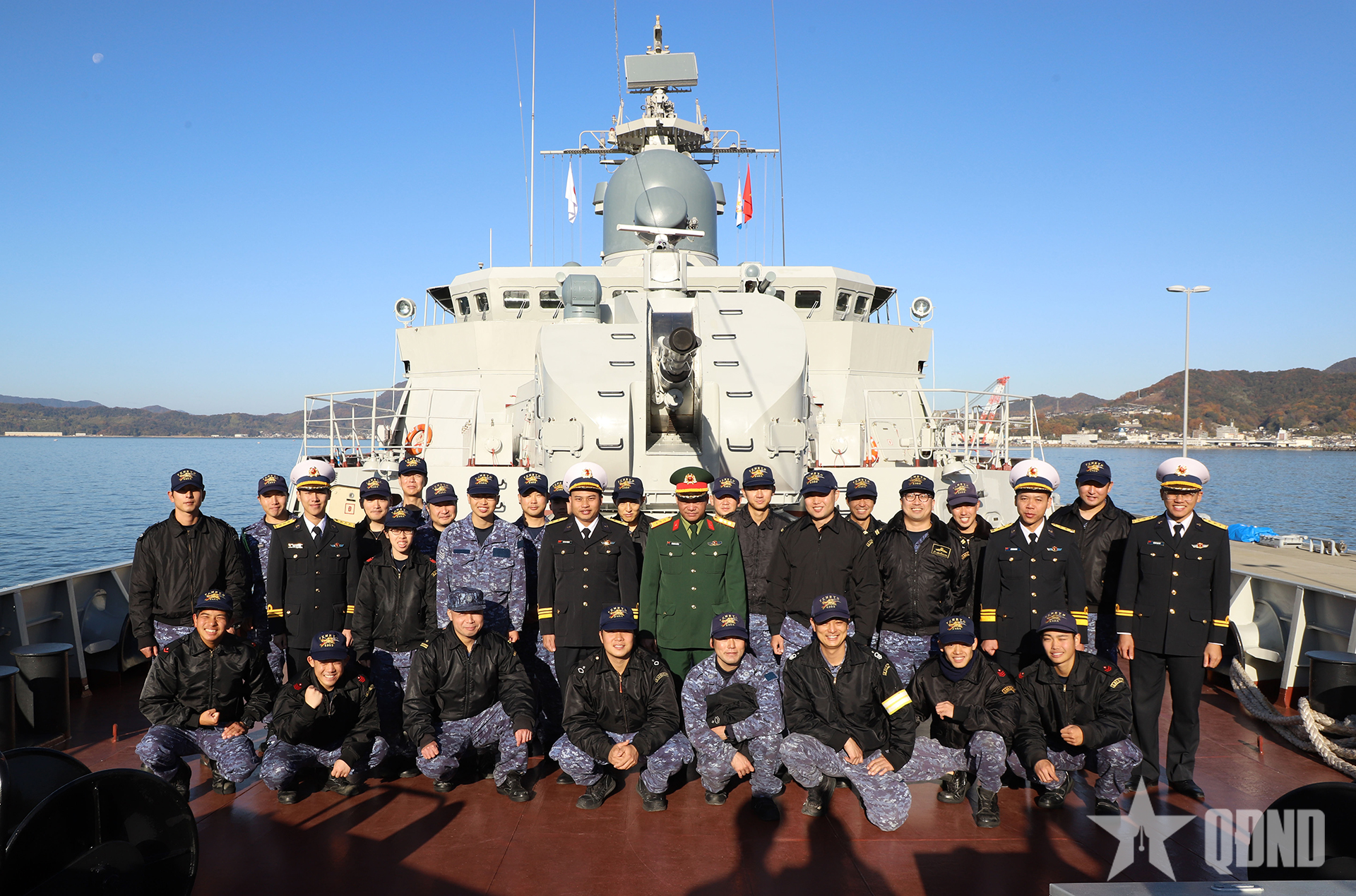 Tàu 015-Trần Hưng Đạo tham gia các hoạt động giao lưu với Hải quân Nhật Bản