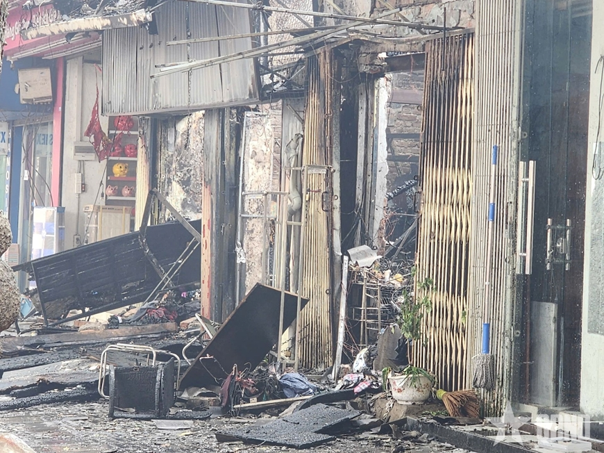 Hà Nội: Ki-ốt tại phố Lò Đúc bốc cháy giữa trưa, đang ghi nhận thiệt hại

