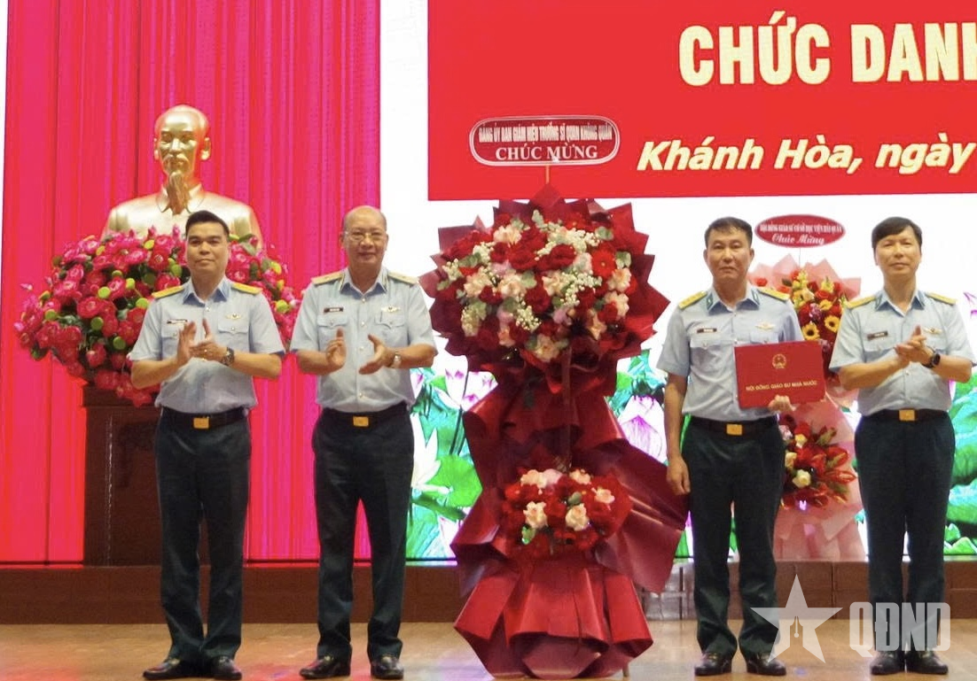 Trường Sĩ quan Không quân trao Quyết định bổ nhiệm chức danh Phó giáo sư