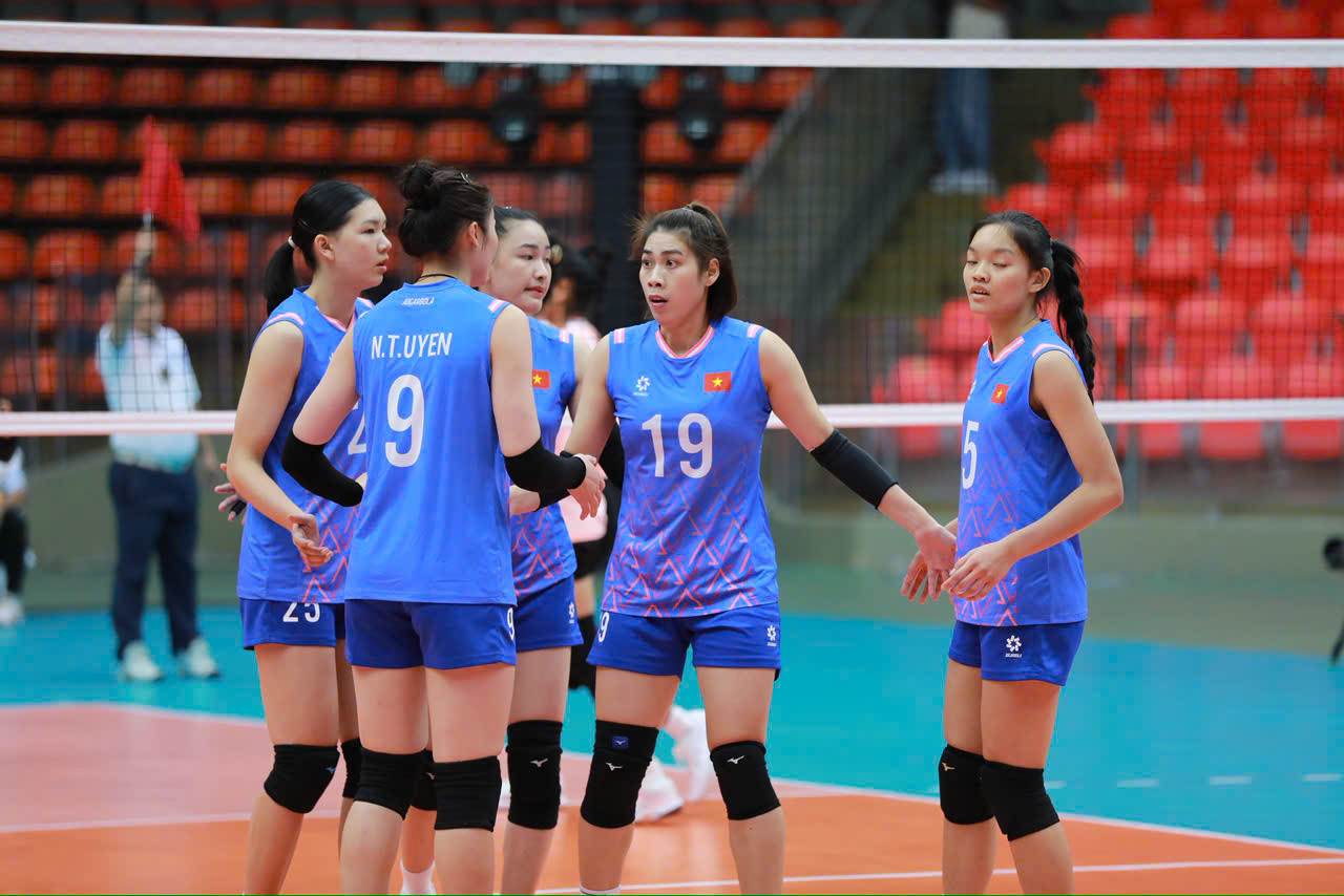 Bóng chuyền nữ Việt Nam thắng áp đảo Myanmar trận ra quân SEA Games 33