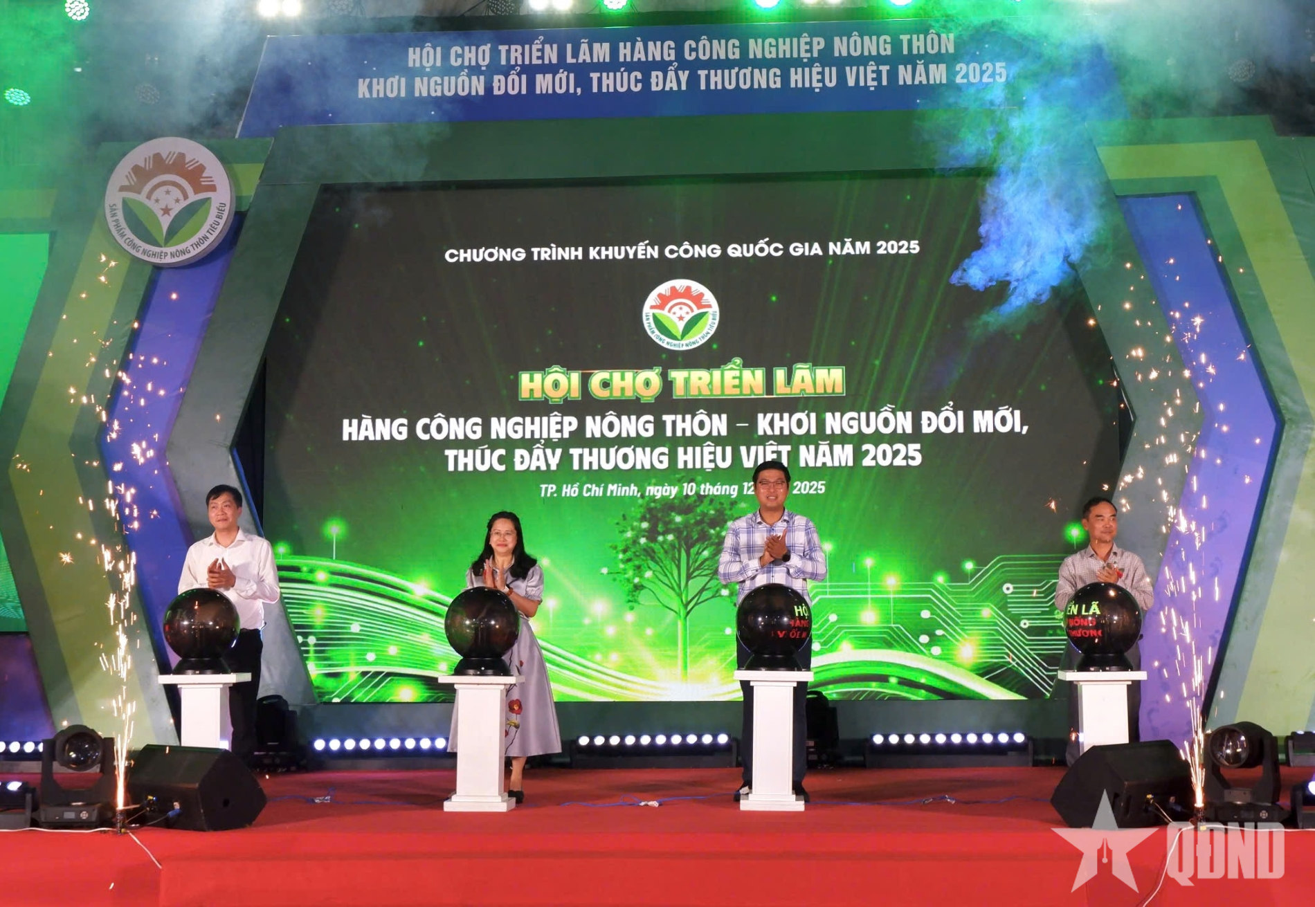 Hội chợ quảng bá hàng trăm sản phẩm công nghiệp nông thôn tiêu biểu