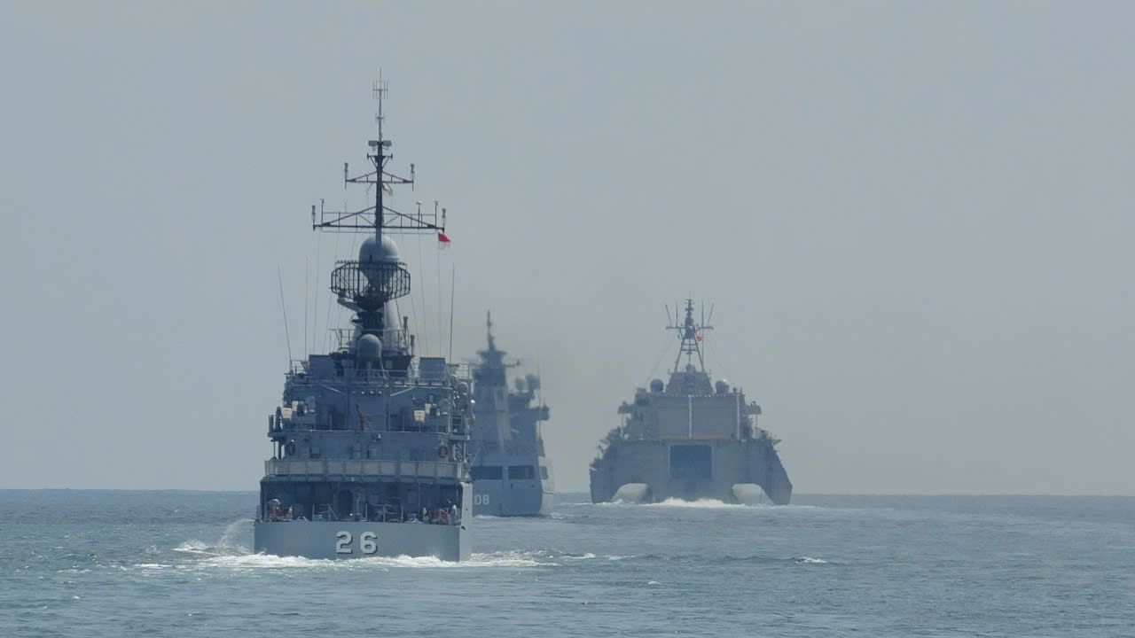 Tàu 09 rời vịnh Batam, Indonesia tham gia diễn tập thực binh trên biển trong nhiệm vụ Diễn tập Hàng hải ASEAN – Hoa kỳ lần thứ 2