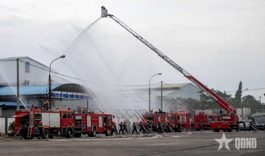 An Giang tổ chức diễn tập phương án chữa cháy, cứu nạn- cứu hộ tại cảng cá Tắc Cậu