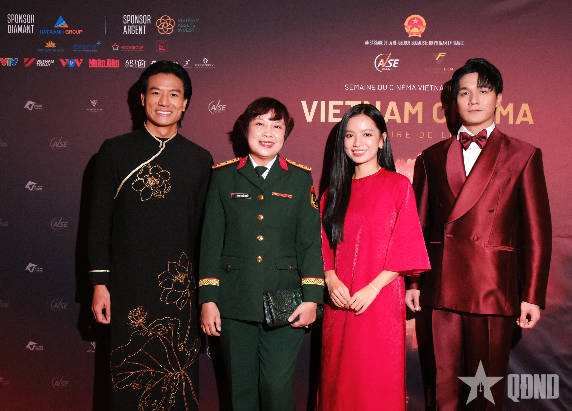 Dấu ấn phim “Mưa đỏ” với khán giả tại Paris