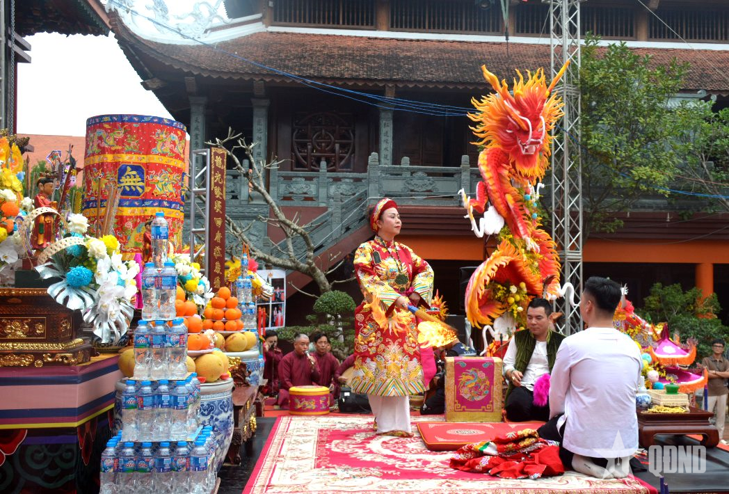 Khai mạc chương trình Diễn xướng thực hành tín ngưỡng thờ Mẫu xứ Đoài năm 2025