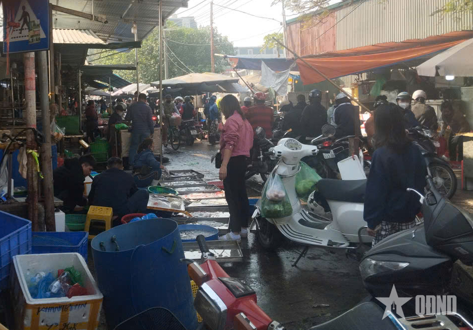 Giá cả tăng, người dân căng mình xoay xở 