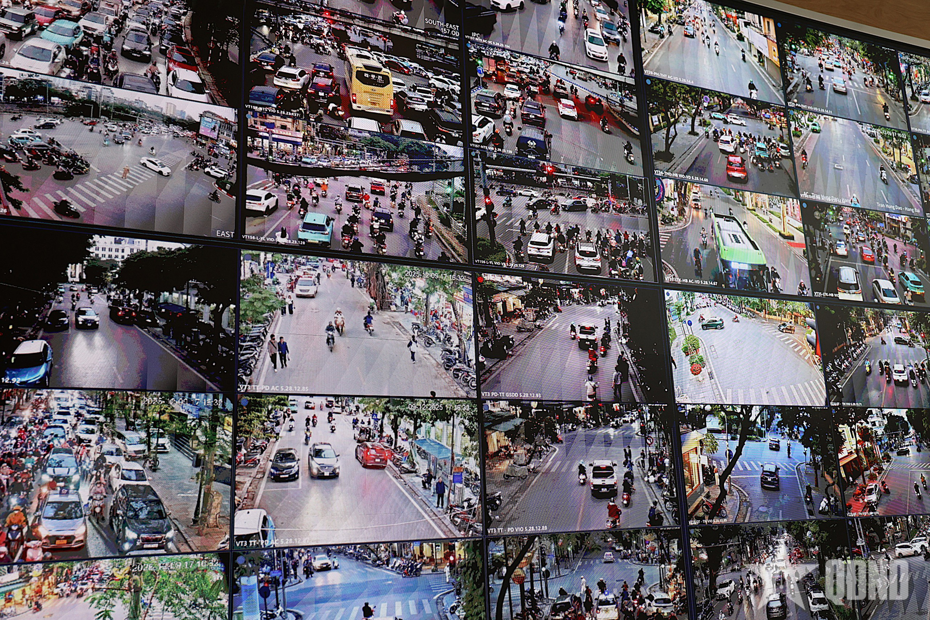 Hà Nội chính thức vận hành hệ thống camera AI và trung tâm điều khiển giao thông thông minh
