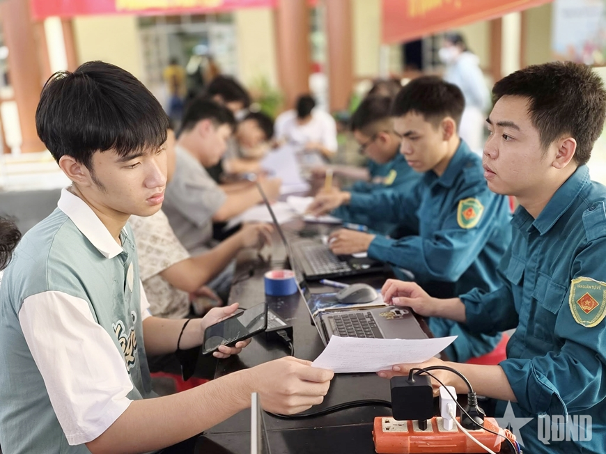 Bộ Quốc phòng trả lời cử tri TP Hồ Chí Minh về gọi nhập ngũ