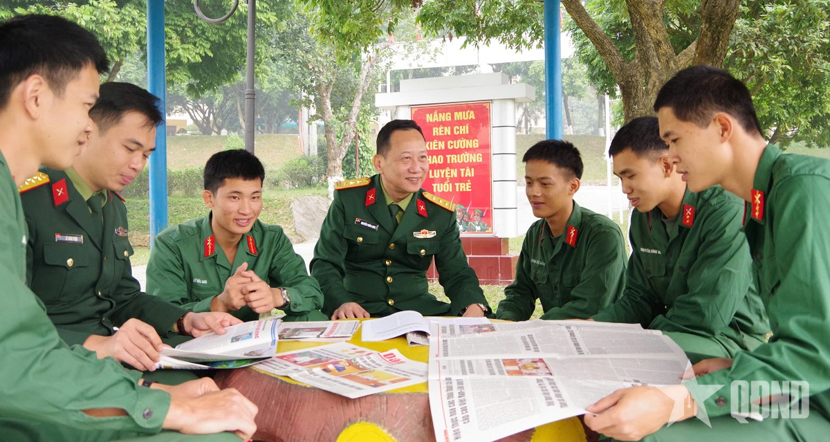 Giảm họp để bám nắm cơ sở 