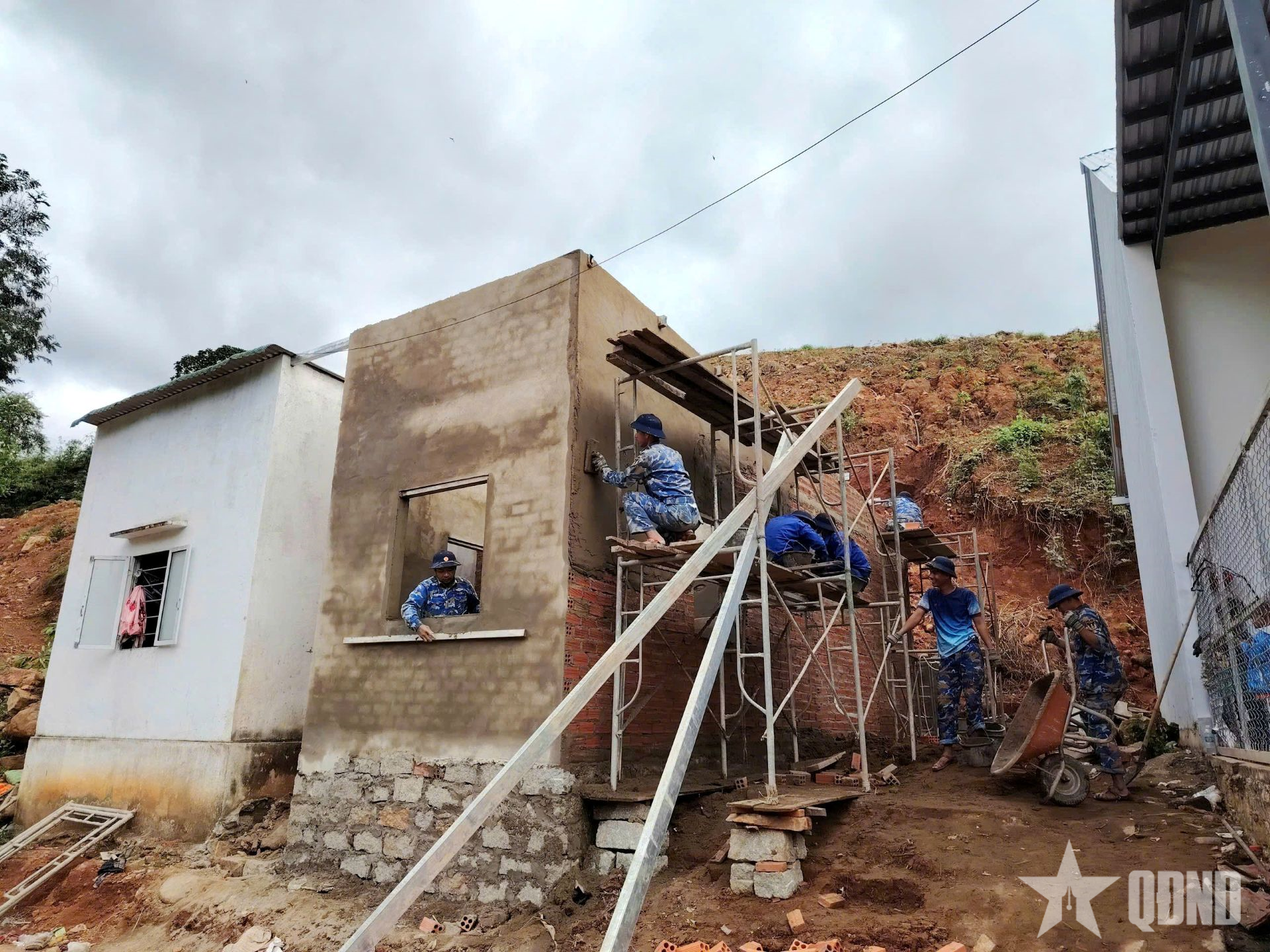 Thắm đượm tình quân dân nơi vùng núi Tây Khánh Sơn