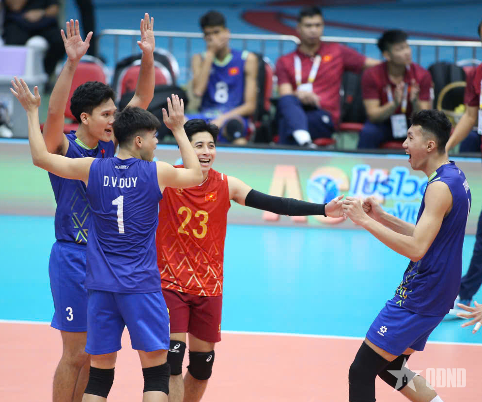 Thắng dễ Singapore, bóng chuyền nam Việt Nam hẹn quyết đấu Thái Lan

