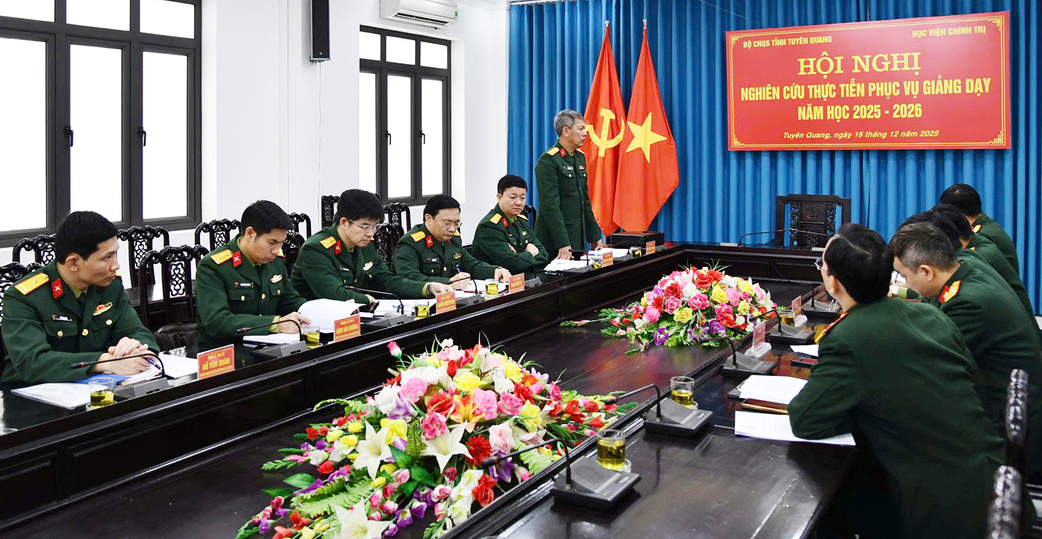 Đoàn công tác Học viện Chính trị học tập, nghiên cứu thực tiễn tại Bộ CHQS tỉnh Tuyên Quang