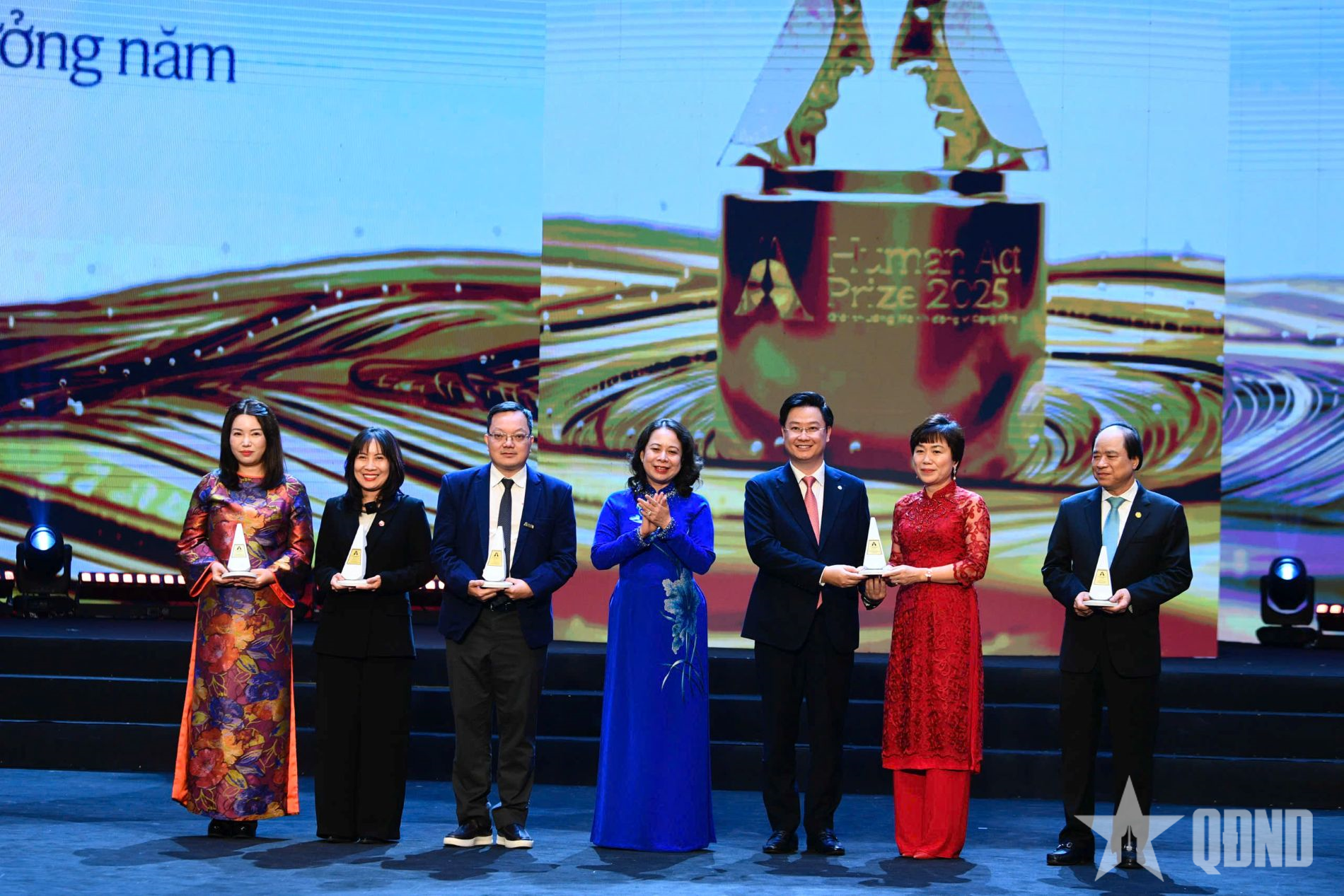 Vinh danh những hành động vì cộng đồng