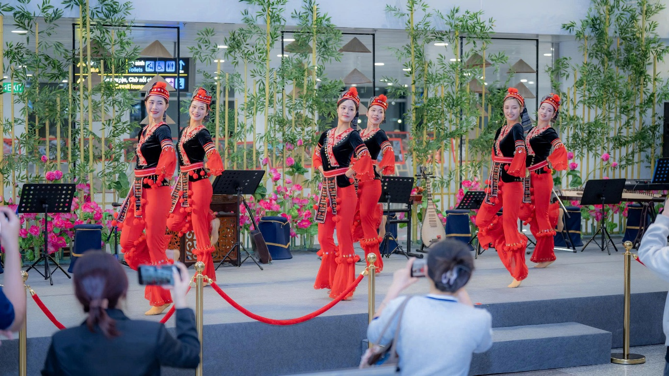 Tổ chức chương trình triển lãm nghệ thuật truyền thống tại Nhà ga T2 Nội Bài