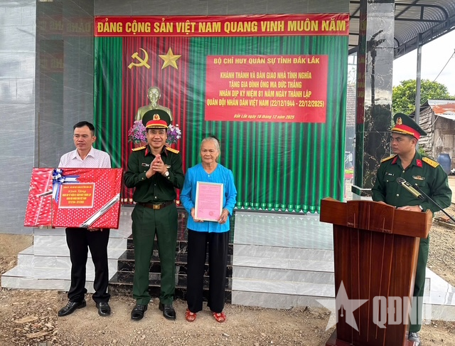 Bộ CHQS tỉnh Đắk Lắk bàn giao Nhà tình nghĩa tặng gia đình chính sách